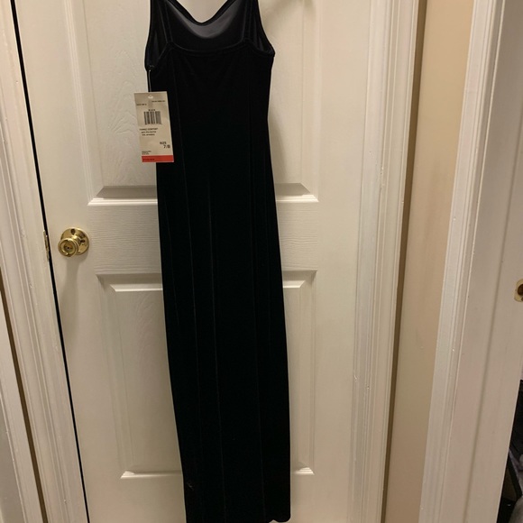 Long black velvet holiday dress! - Picture 2 of 7